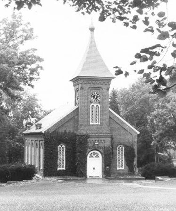 http://www.usgwarchives.net/va/photo/lexington/leechapel.jpg